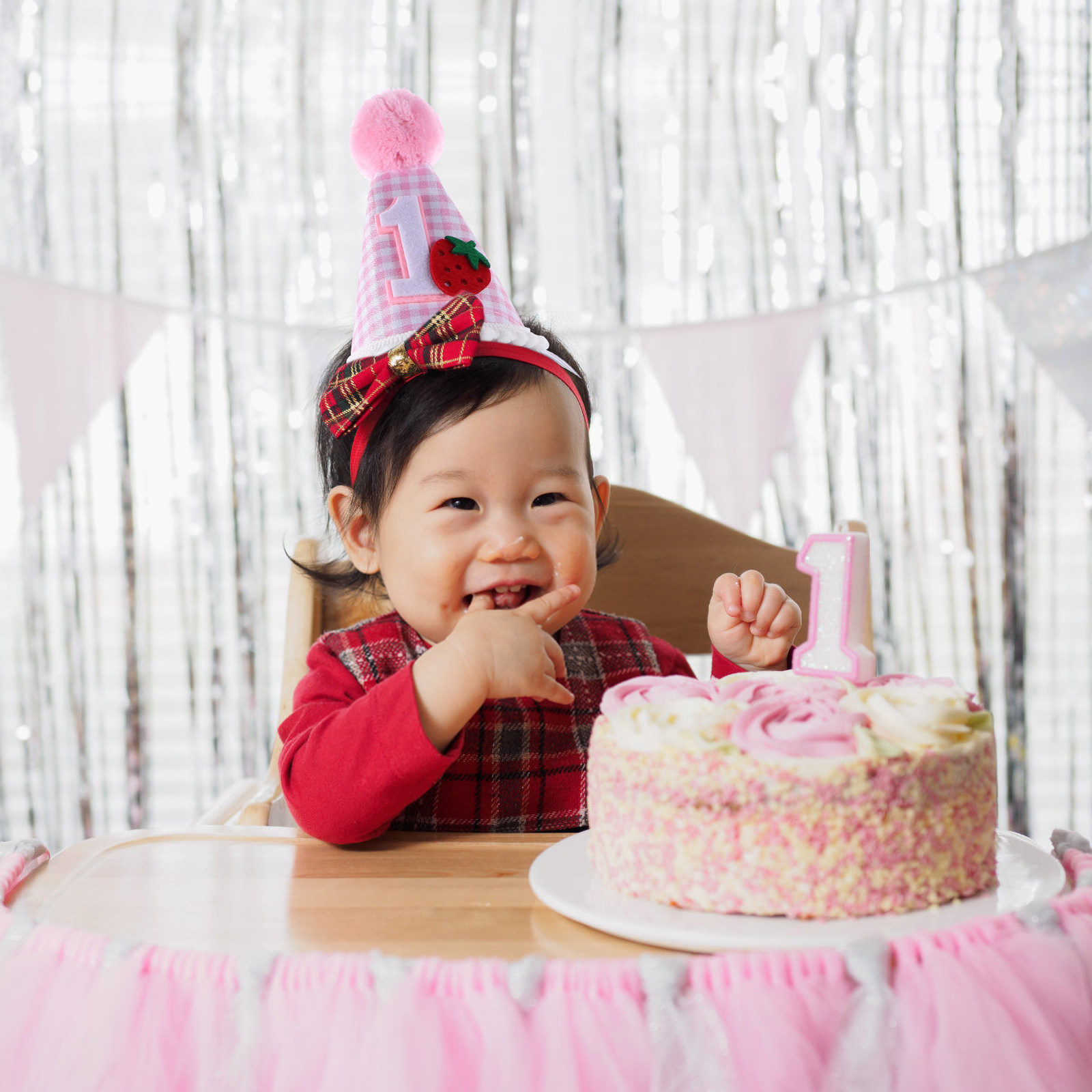 いちごのコーン型バースデーハット、ピンク色、1歳の誕生日パー - Party Hat Cone のレビューと価格